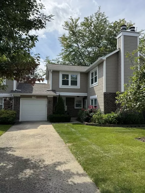 228 Stanyon Ln, Bloomingdale, IL 60108