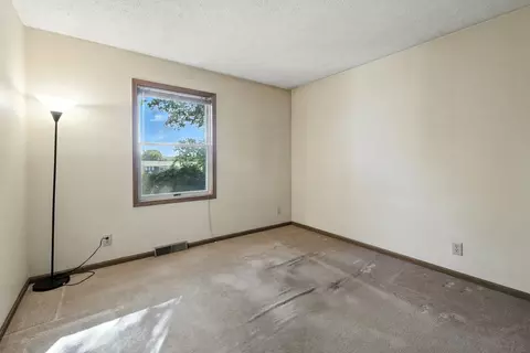 Bedroom - 11 Hellios Ct, Fox Lake, IL 60020 photo 3 of 5