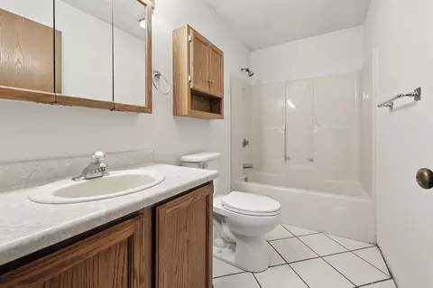 Bath - 11 Hellios Ct, Fox Lake, IL 60020 photo 1 of 3