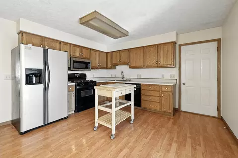 Kitchen - 11 Hellios Ct, Fox Lake, IL 60020 photo 1 of 1