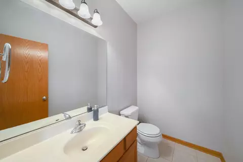 Bath - 2313 Tyler Trl, Mchenry, IL 60051 photo 2 of 3