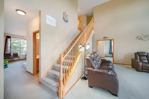 Entry Way - 2313 Tyler Trl, Mchenry, IL 60051 photo 2 of 4
