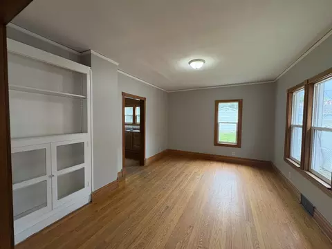 Living - 352 S Elm Ave, Kankakee, IL 60901 photo 4 of 4