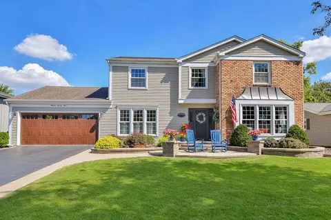 1473 Creekside Dr, Wheaton, IL 60189