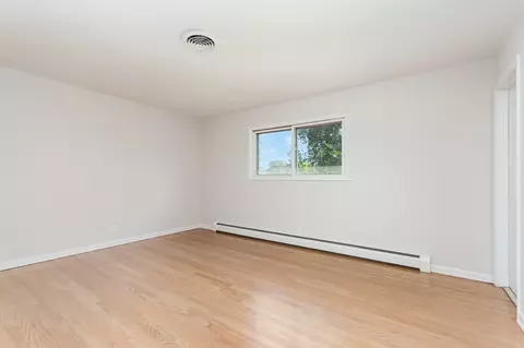 Bedroom - 949 Rose Ln, Wheeling, IL 60090 photo 1 of 4