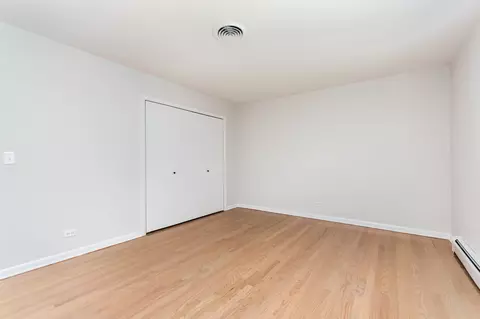 Bedroom - 949 Rose Ln, Wheeling, IL 60090 photo 2 of 4