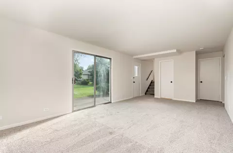 Living - 949 Rose Ln, Wheeling, IL 60090 photo 6 of 7