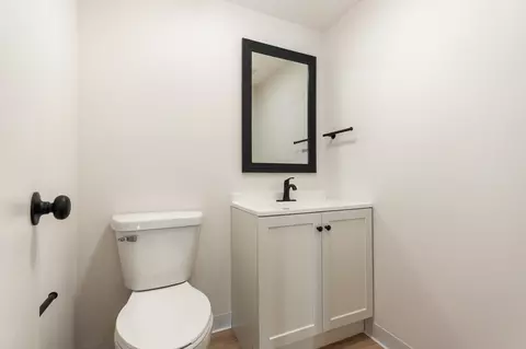 Bath - 949 Rose Ln, Wheeling, IL 60090 photo 3 of 3