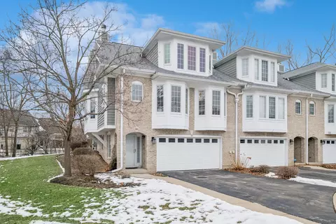 1053 N Glenview Ct, Palatine, IL 60067