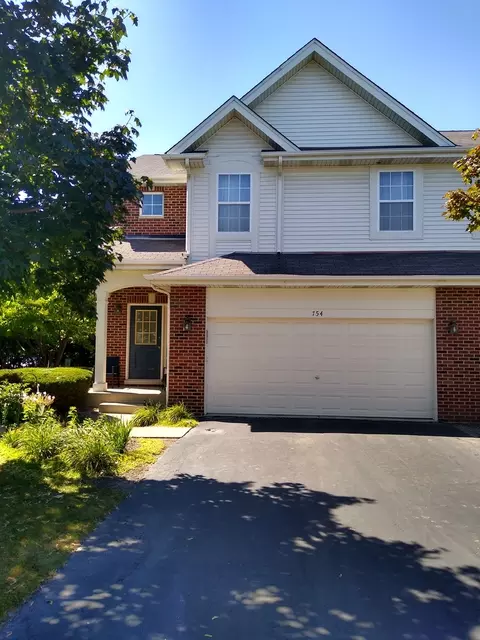 754 River Walk Dr, Wheeling, IL 60090