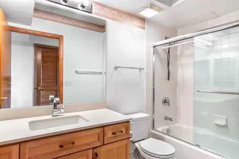 675 Pearson St #710, Des Plaines, IL 60016 photo 16