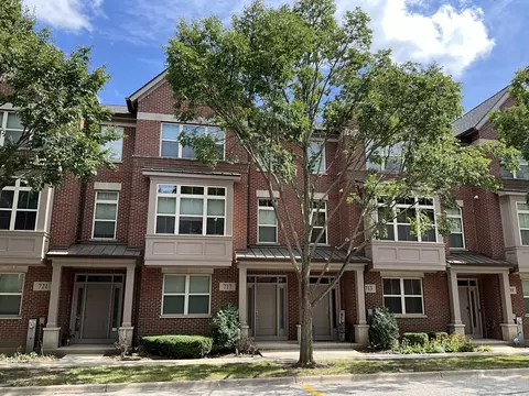 717 Summit Ln, Vernon Hills, IL 60061