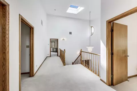 Entry Way - 2305 Pfingsten Rd, Glenview, IL 60026 photo 2 of 3