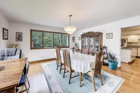 Dining - 2305 Pfingsten Rd, Glenview, IL 60026 photo 1 of 5