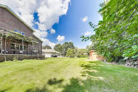 Exterior - 2305 Pfingsten Rd, Glenview, IL 60026 photo 6 of 7