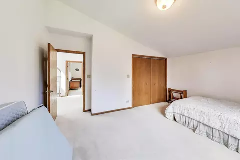 Bedroom - 2305 Pfingsten Rd, Glenview, IL 60026 photo 6 of 8
