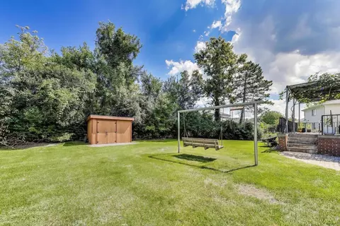 Exterior - 2305 Pfingsten Rd, Glenview, IL 60026 photo 5 of 7