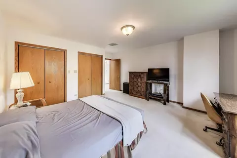 Bedroom - 2305 Pfingsten Rd, Glenview, IL 60026 photo 8 of 8