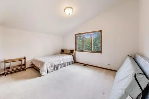 Bedroom - 2305 Pfingsten Rd, Glenview, IL 60026 photo 5 of 8