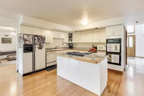 Kitchen - 2305 Pfingsten Rd, Glenview, IL 60026 photo 1 of 3
