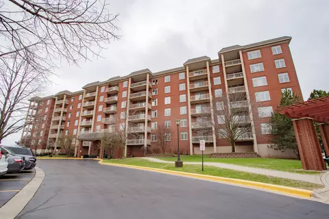 8300 Callie Ave #314, Morton Grove, IL 60053
