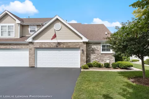 948 Willow St, Itasca, IL 60143