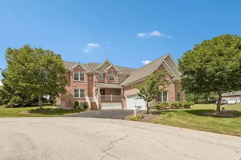 5 Park Place Cir, Hawthorn Woods, IL 60047