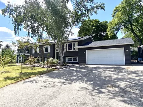 54 Hickory Dr, Lindenhurst, IL 60046 photo 2