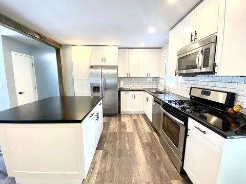 54 Hickory Dr, Lindenhurst, IL 60046 photo 8