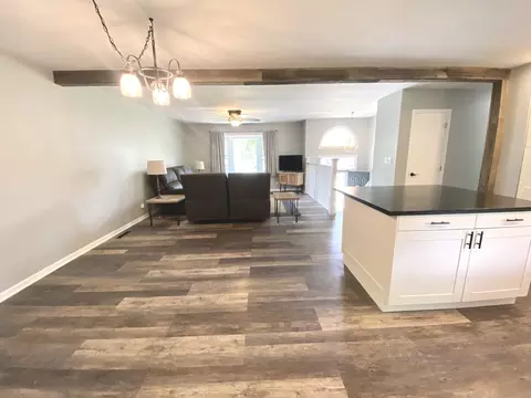 54 Hickory Dr, Lindenhurst, IL 60046 photo 9