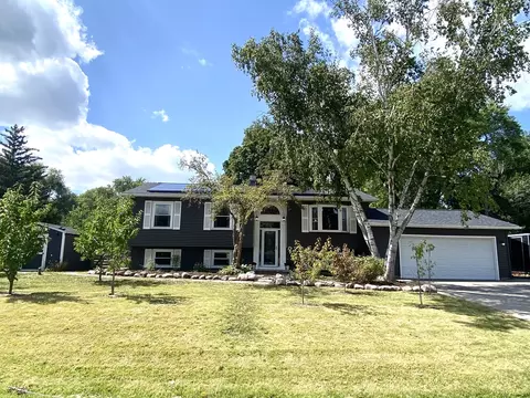 54 Hickory Dr, Lindenhurst, IL 60046