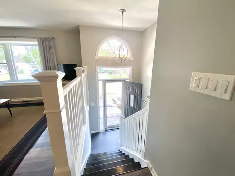 54 Hickory Dr, Lindenhurst, IL 60046 photo 5
