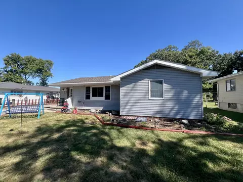210 N Kentucky St, Atwood, IL 61913