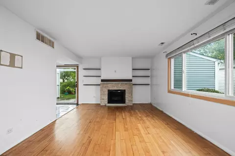 841 Oxford Pl, Wheeling, IL 60090 photo 4