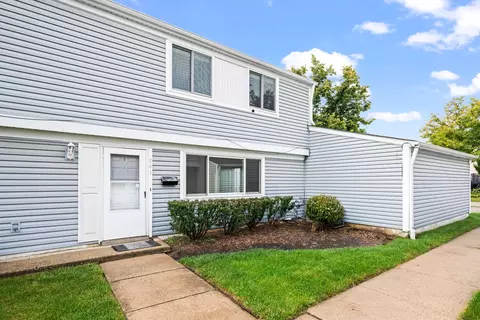 841 Oxford Pl, Wheeling, IL 60090