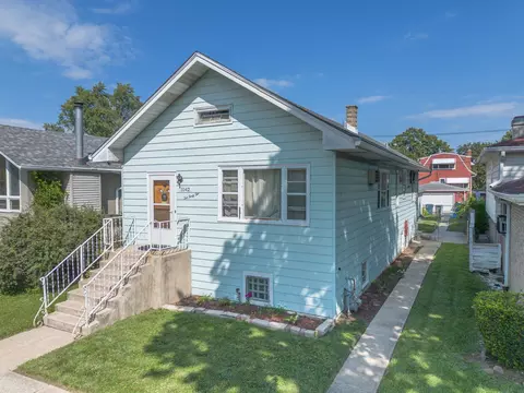 1042 Circle Ave, Forest Park, IL 60130