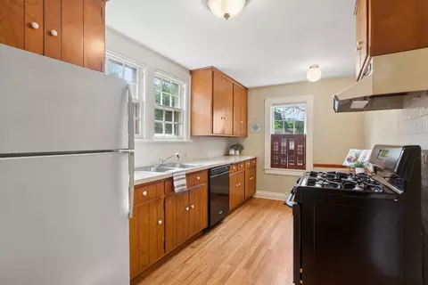 1319 Irving Ave, Wheaton, IL 60187 photo 9