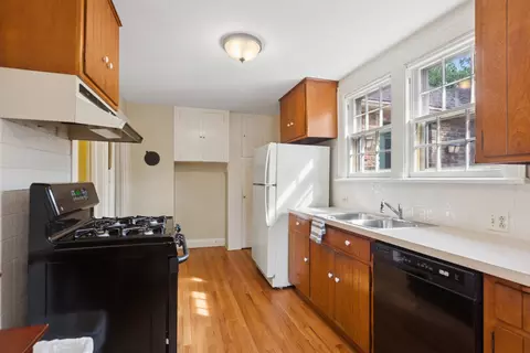 1319 Irving Ave, Wheaton, IL 60187 photo 10