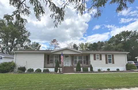 801 Cayuga Trl, Marengo, IL 60152