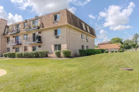 267 Shorewood Dr #GB, Glendale Heights, IL 60139