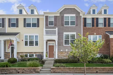 907 E Hamlin Ln, Arlington Heights, IL 60004