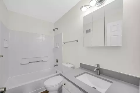 Bath - 902 Serendipity Dr, Aurora, IL 60504 photo 1 of 3