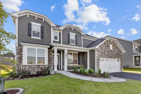 484 Golden Star Dr, Bolingbrook, IL 60490