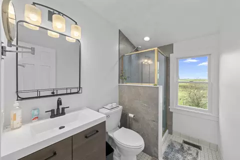 Bath - 3705 Elva Rd, Malta, IL 60150 photo 2 of 5