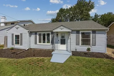 2218 Greengold St, Crest Hill, IL 60403