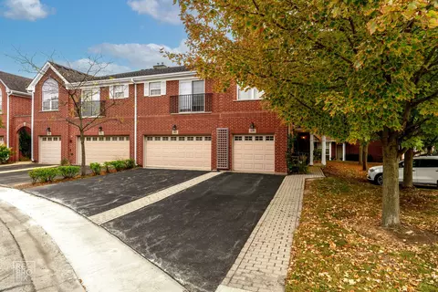 937 Bromley Pl, Northbrook, IL 60062