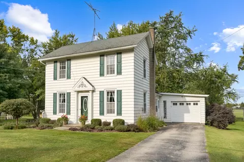 704 S State St, Hampshire, IL 60140