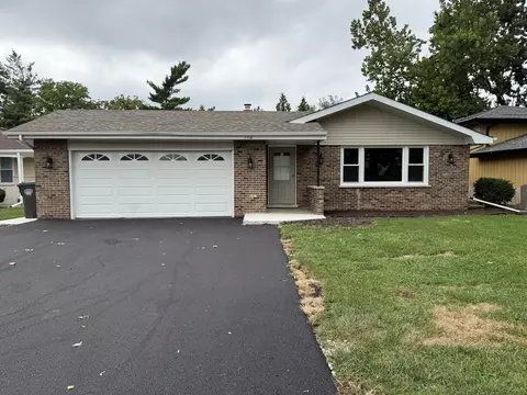 7716 Cronin Ave, Justice, IL 60458