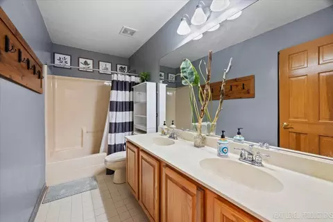 1949 Pinnacle Dr, Aurora, IL 60502 photo 24