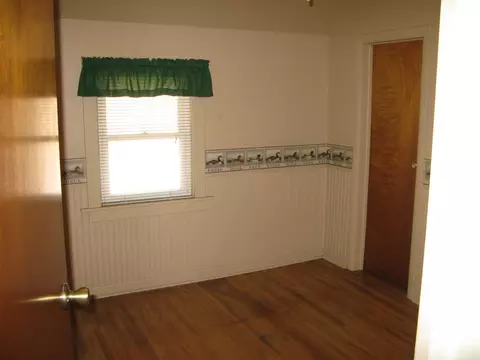 Bedroom - 719 Oak Ave, Aurora, IL 60506 photo 5 of 10